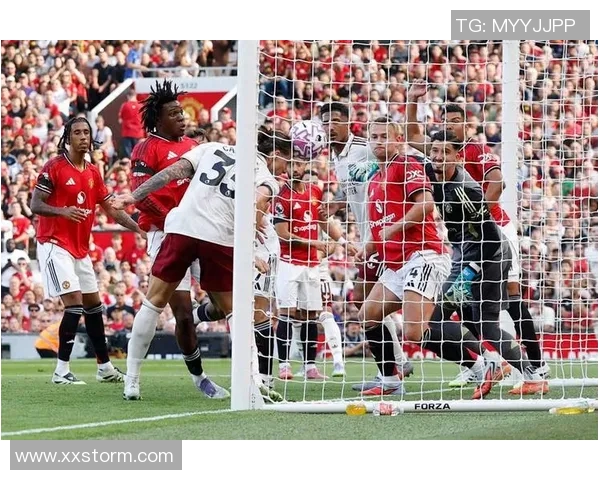 英超激战曼联逆转波尔图点球大战成关键时刻引发全场狂欢